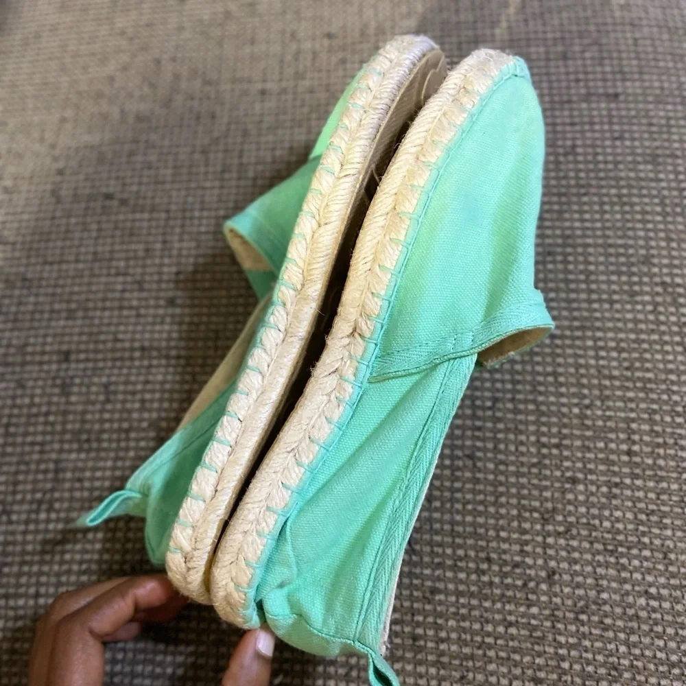 Superdry green flat